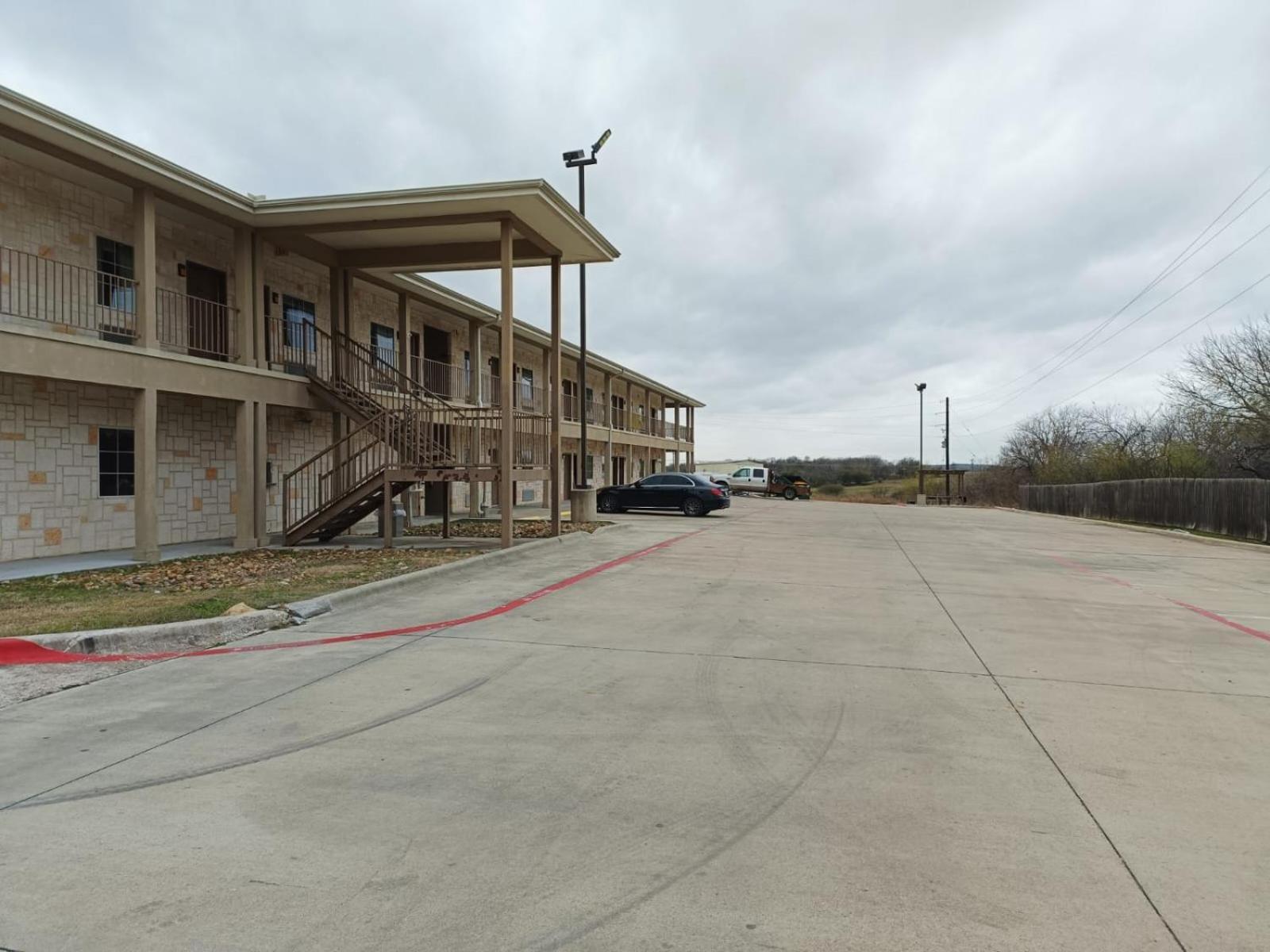 Westwood Inn By Oyo Gonzales Tx Esterno foto