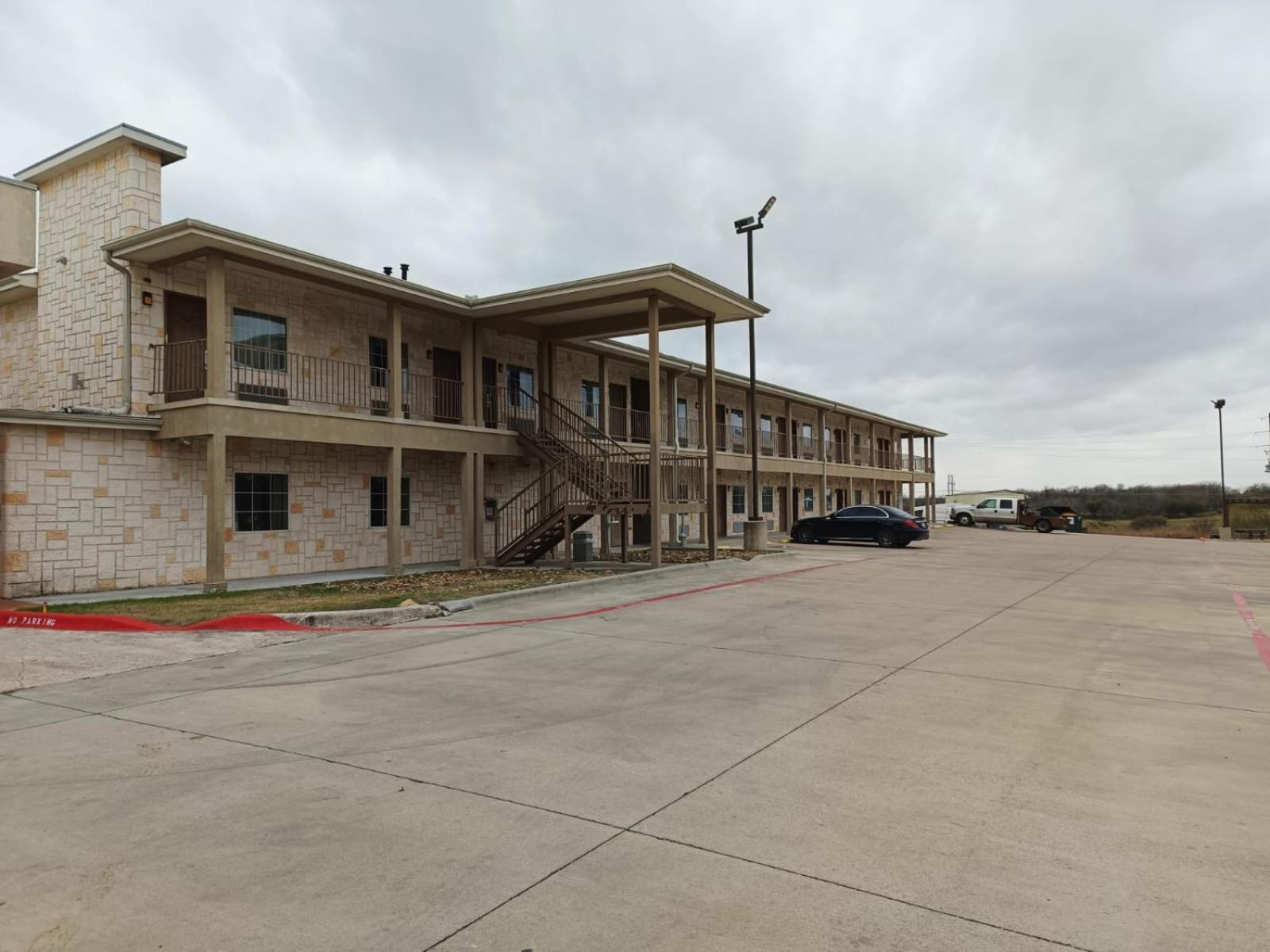 Westwood Inn By Oyo Gonzales Tx Esterno foto