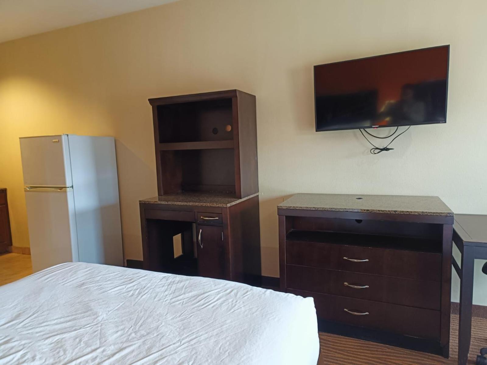 Westwood Inn By Oyo Gonzales Tx Esterno foto