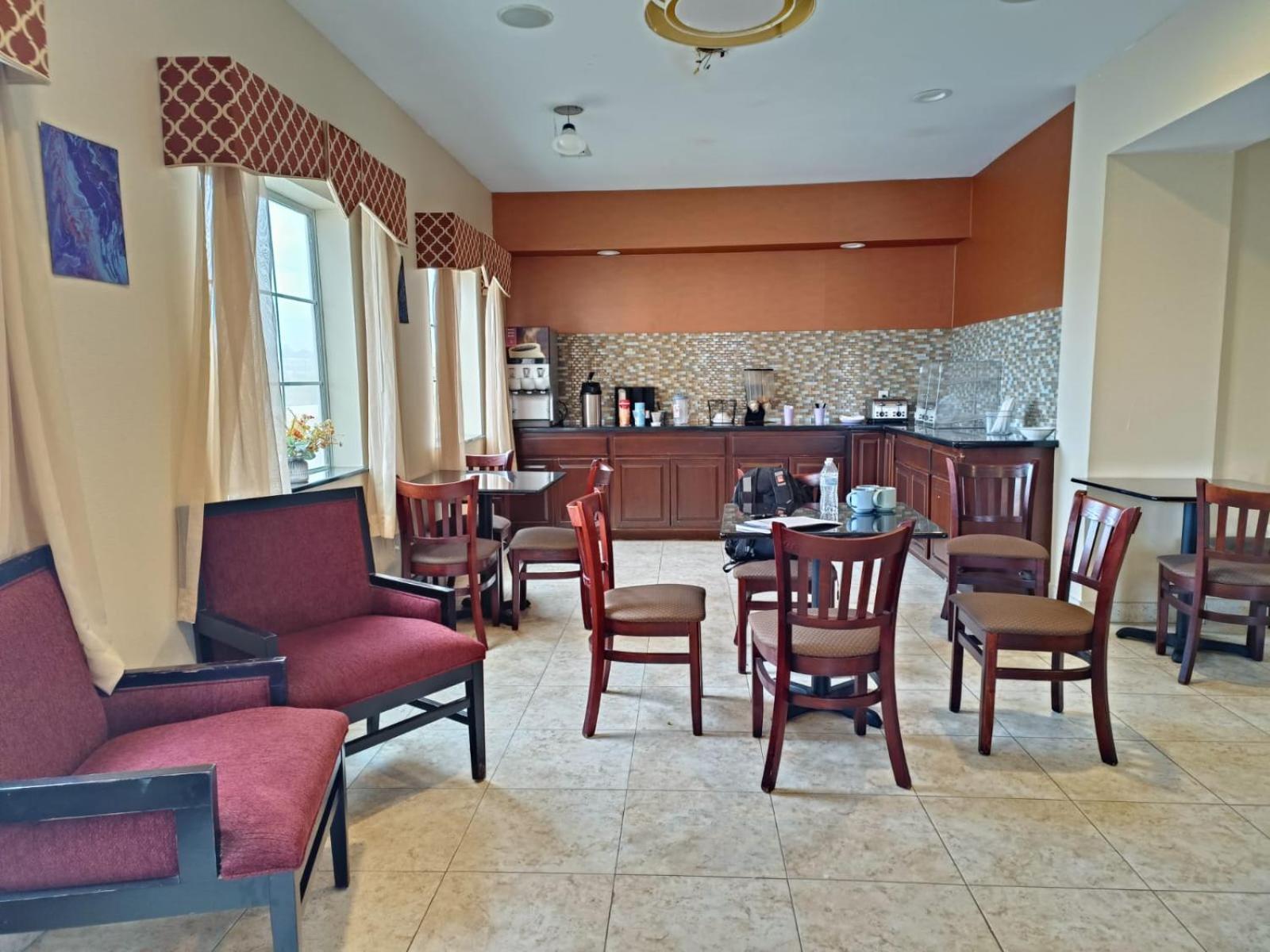 Westwood Inn By Oyo Gonzales Tx Esterno foto