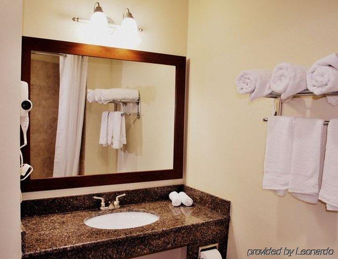 Westwood Inn By Oyo Gonzales Tx Esterno foto